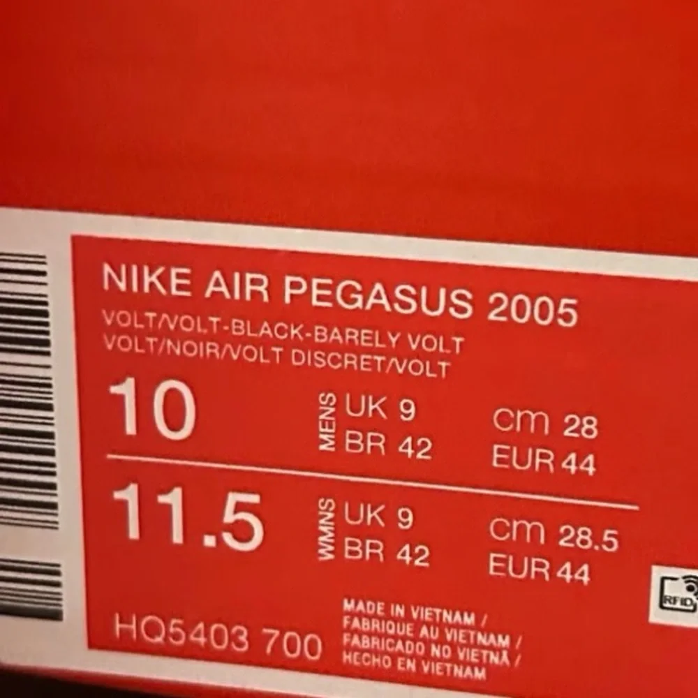 Nike Air Pegasus 2005 Men’s Training Sneakers HQ5403-700 Volt Black size 10